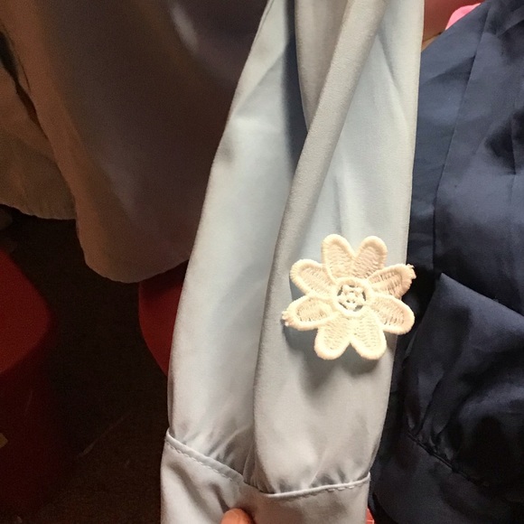 NO BRAND, OR CARE TAGS …young woman's blouse blue and white - Picture 3 of 8